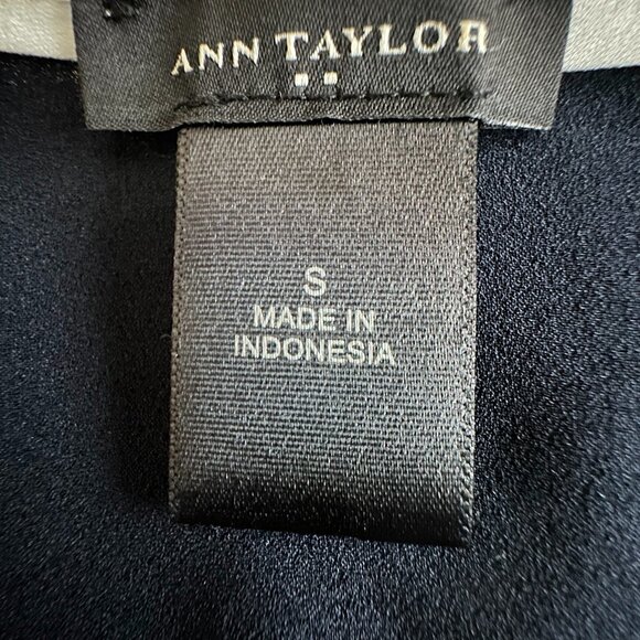 Ann Taylor Women's Small Black & White Long Sleeves Pullover V-neck Blouse Top - Picture 14 of 15